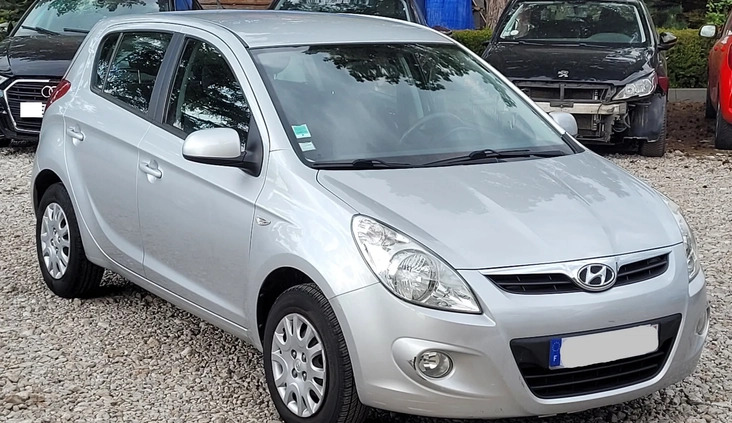 Hyundai i20 cena 9700 przebieg: 137000, rok produkcji 2010 z Kielce małe 191